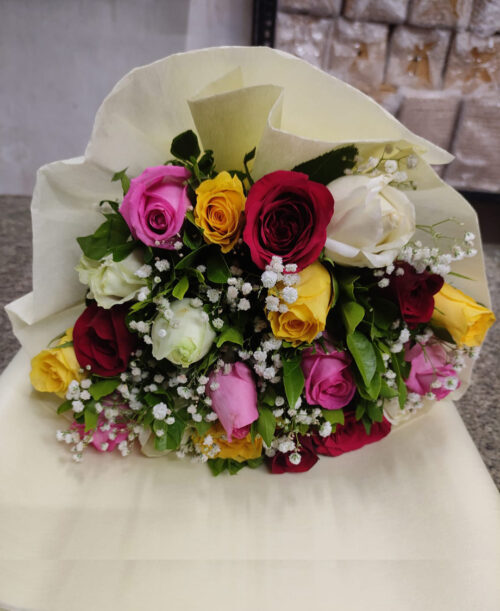 20 Mixed Roses Bunch With White Paper - Image 2