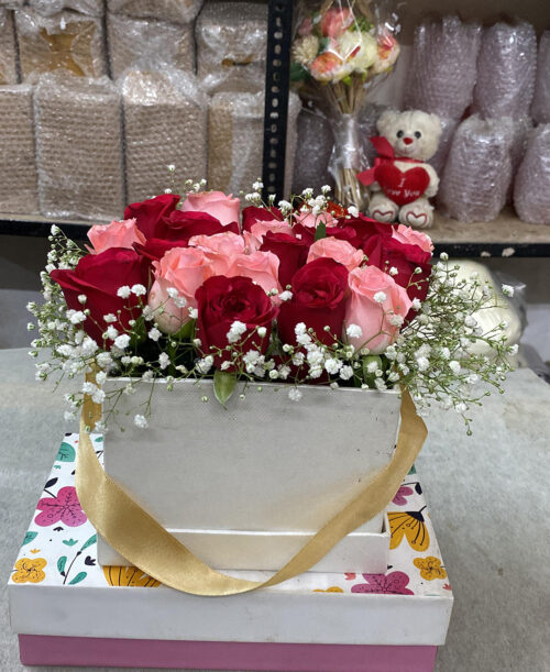 20 Red And Pink Roses White Box